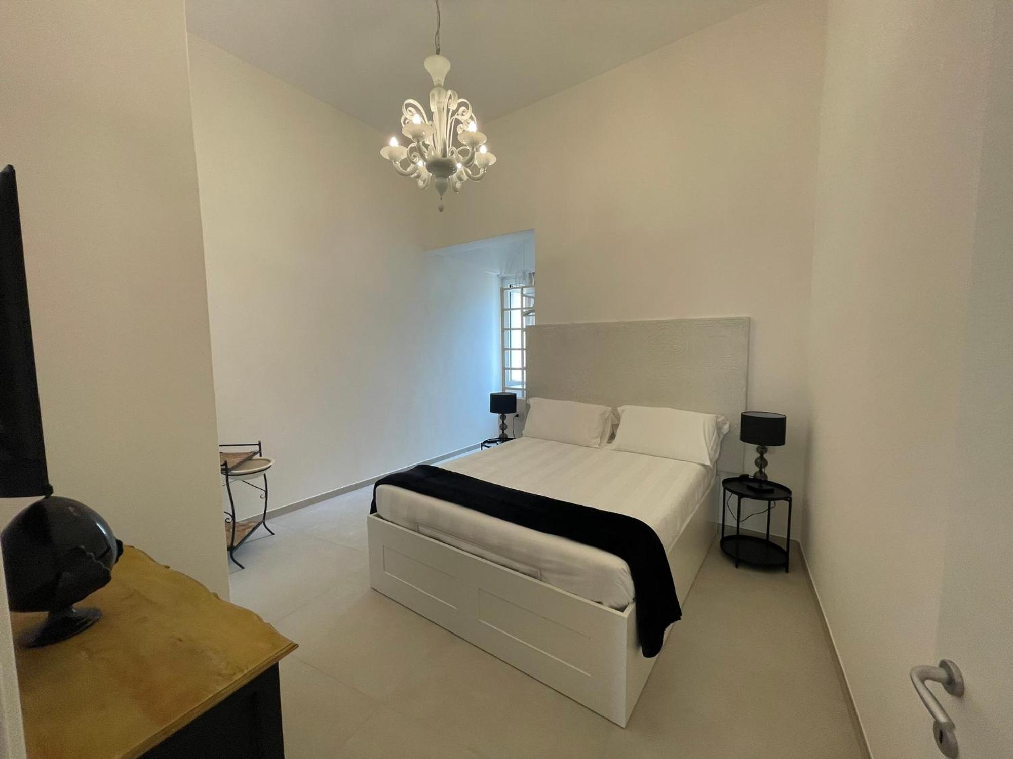 Palazzo Boccapianola Apartment Бари Екстериор снимка