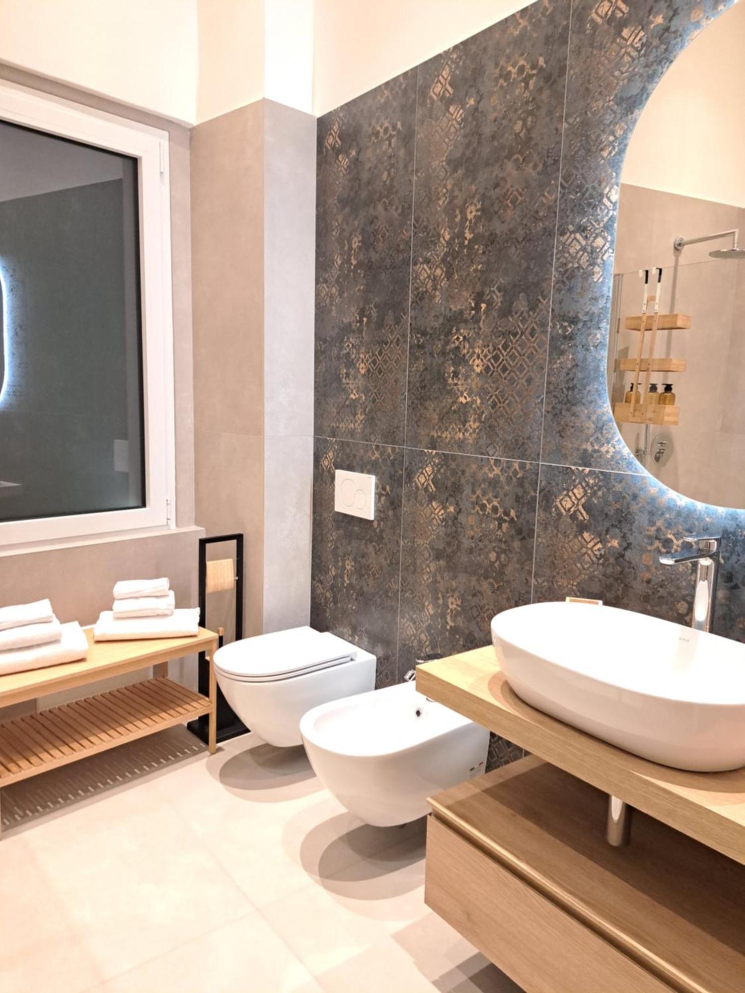 Palazzo Boccapianola Apartment Бари Екстериор снимка