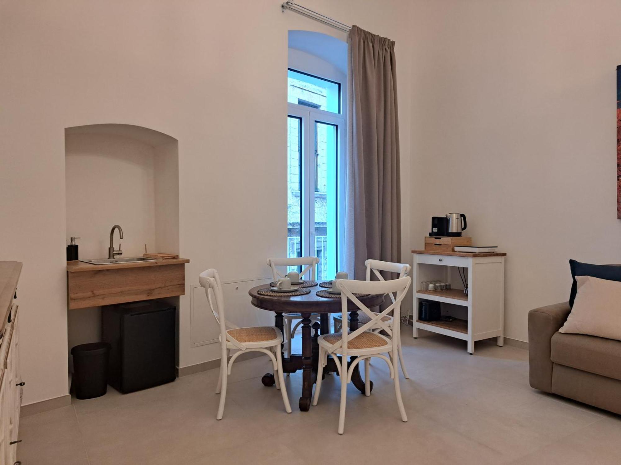Palazzo Boccapianola Apartment Бари Екстериор снимка