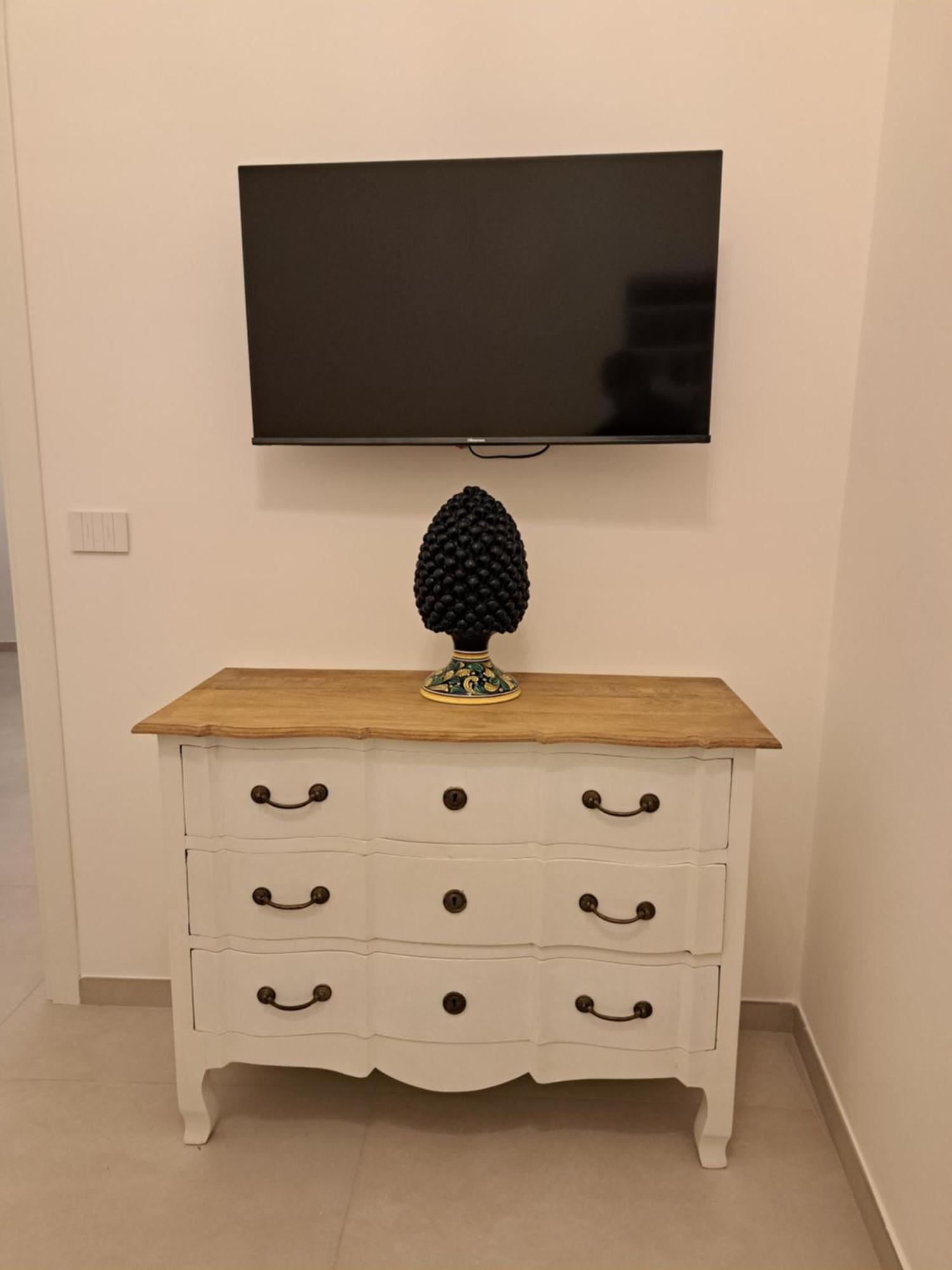 Palazzo Boccapianola Apartment Бари Екстериор снимка
