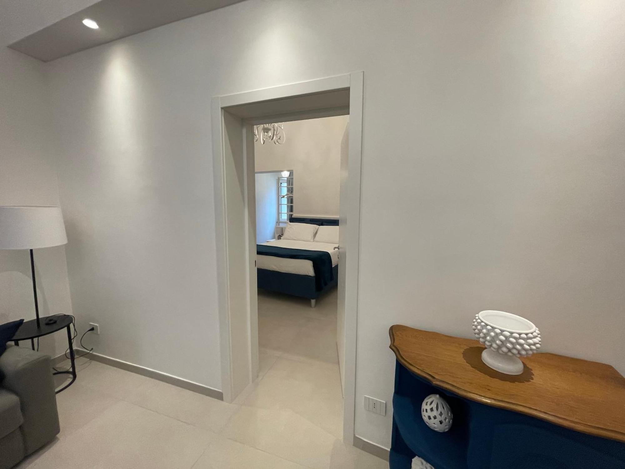 Palazzo Boccapianola Apartment Бари Екстериор снимка