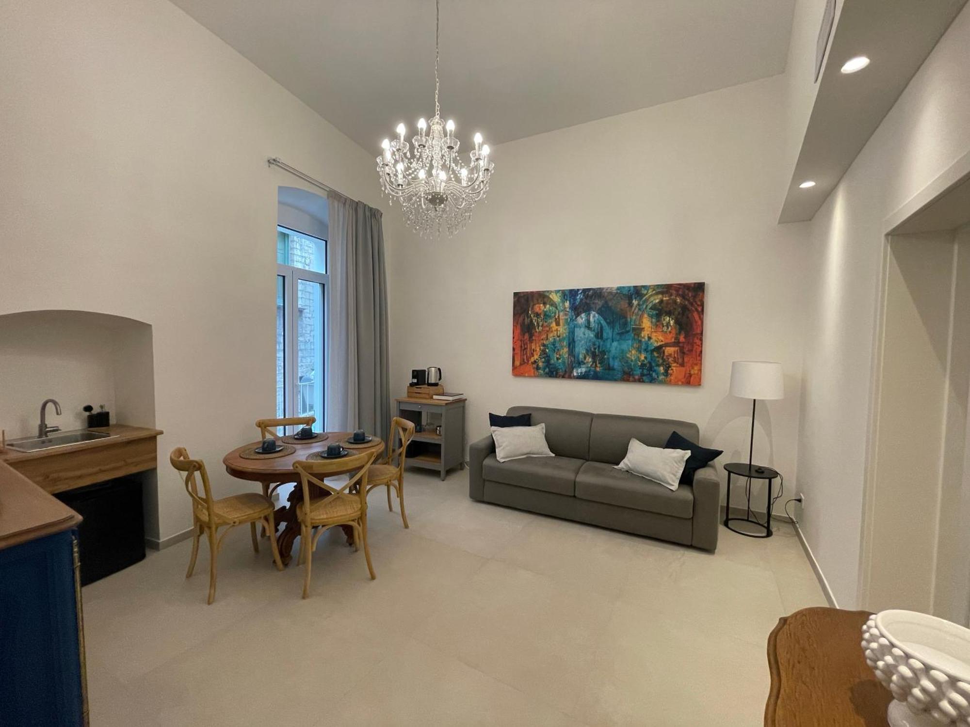 Palazzo Boccapianola Apartment Бари Екстериор снимка