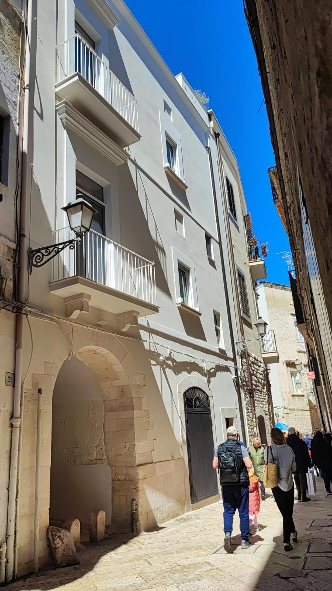 Palazzo Boccapianola Apartment Бари Екстериор снимка